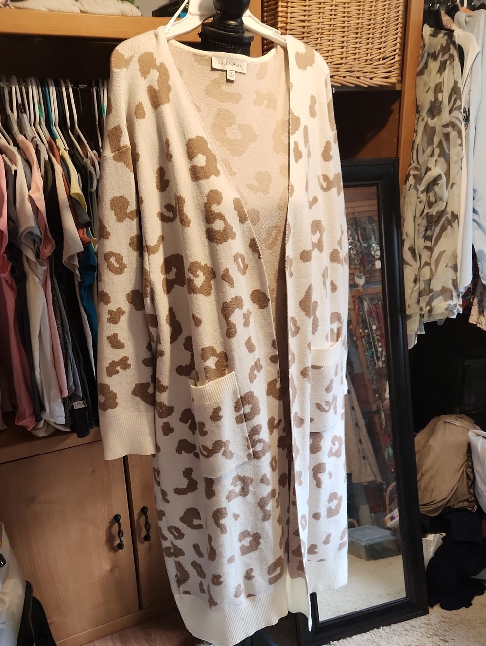 Jack & Avery Cream and Tan Leopard-Print Open Cardigan